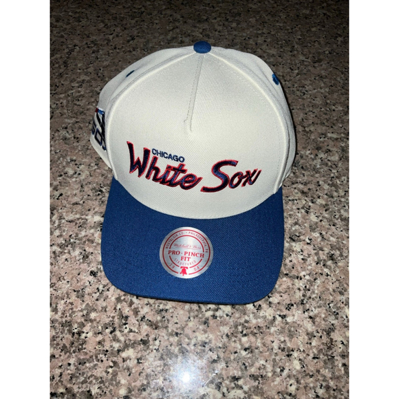 Mitchell & Ness Chicago White Sox SnapBack Hat - Picture 1 of 8